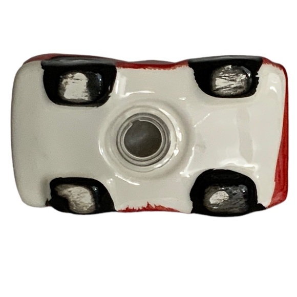 Christmas Salt Pepper Shakers Vintage Farm Truck and Tree Hand Painted Ceramic - Picture 9 of 13